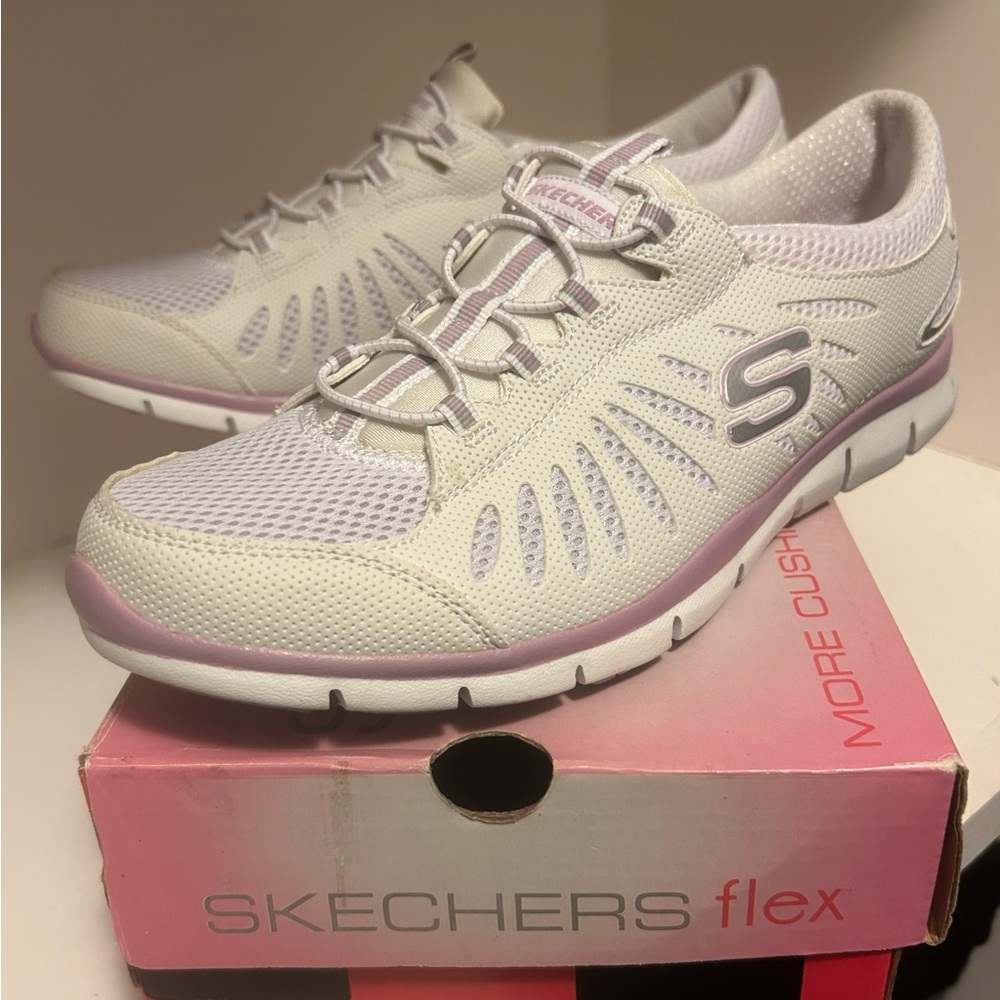 NEW Skechers Flex Gratis White/Lavender size 10